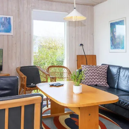 8 Person In Harbo Re * Harboør