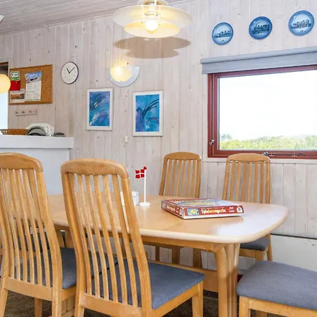 8 Person In Harbo Re Holiday home